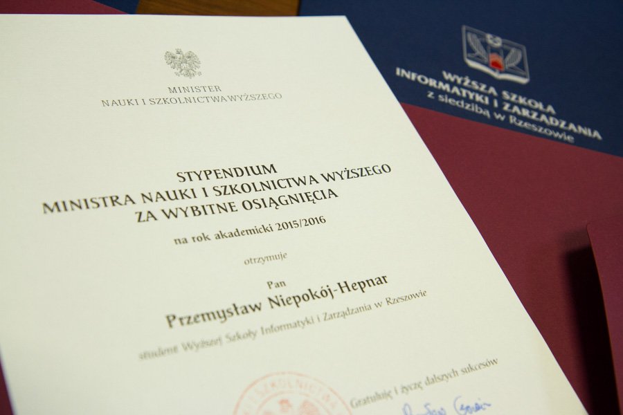 Stypendia ministra za wybitne osiągnięcia w roku akademickim 2015-2016 wręczone 4