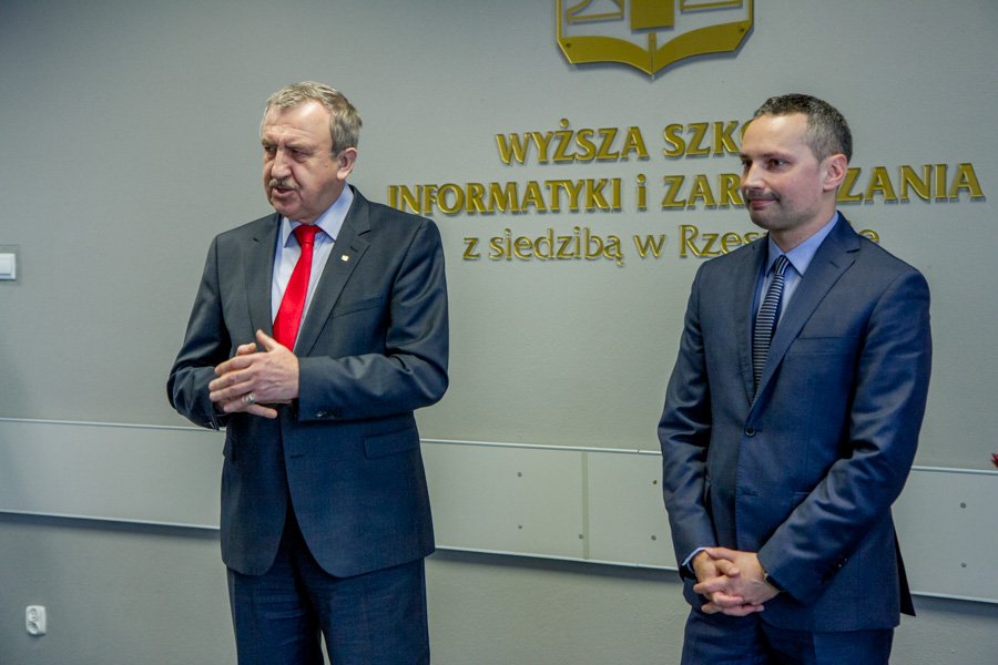 Stypendia ministra za wybitne osiągnięcia w roku akademickim 2015-2016 wręczone 13