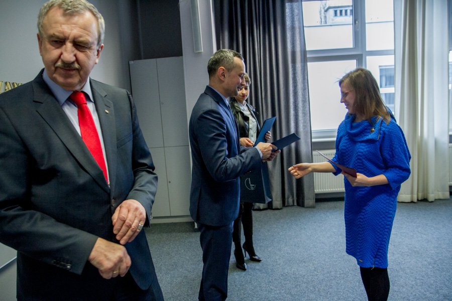 Stypendia ministra za wybitne osiągnięcia w roku akademickim 2015-2016 wręczone 27