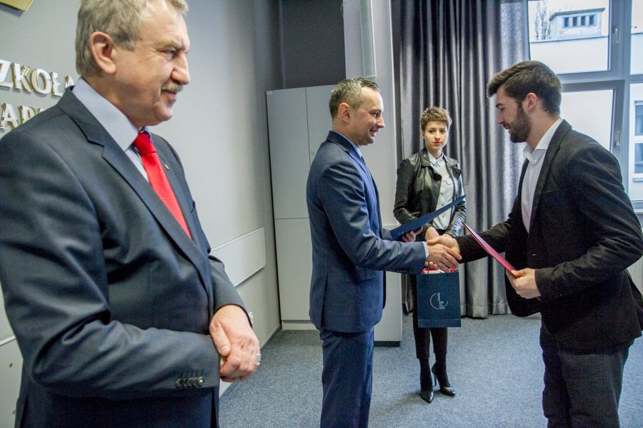 Stypendia ministra za wybitne osiągnięcia w roku akademickim 2015-2016 wręczone 31
